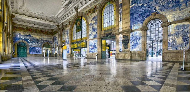 Sao Bento Train Station